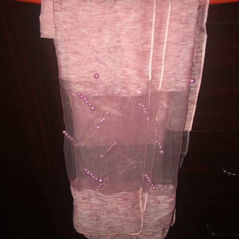 Women's light pink scarf